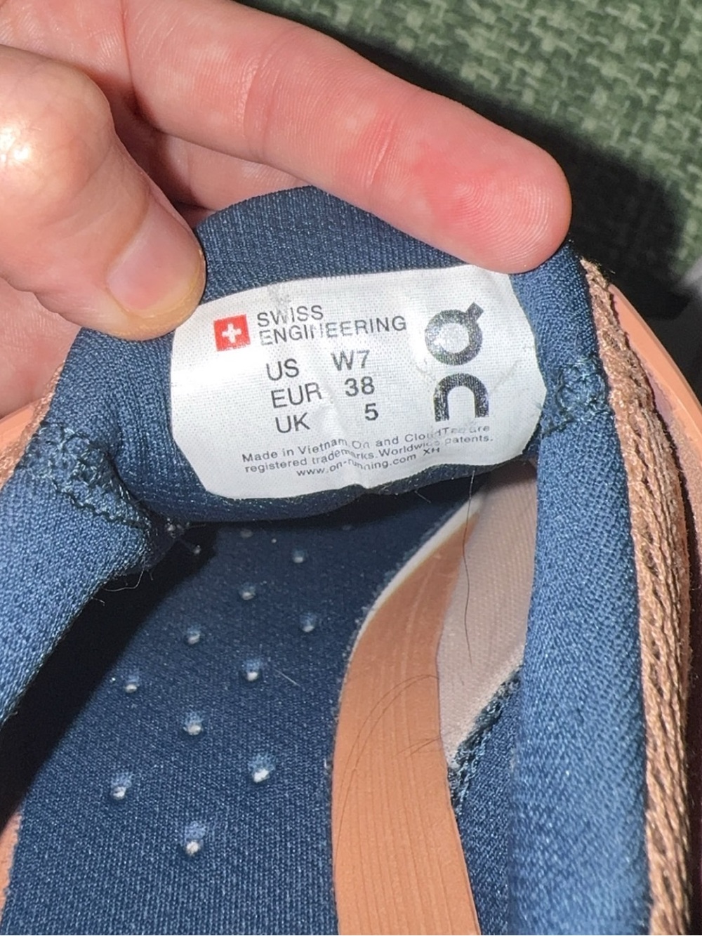 On Running CloudSwift Blush Shoes - Picture 5 of 5